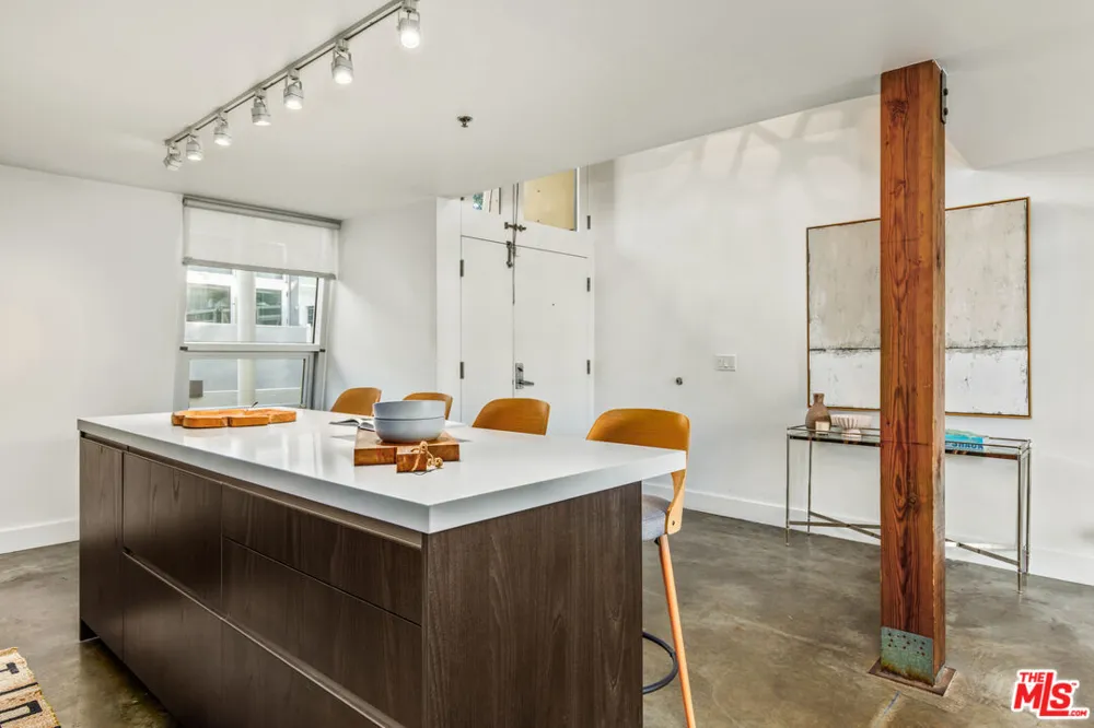 615 Hampton Drive Venice, CA 90291