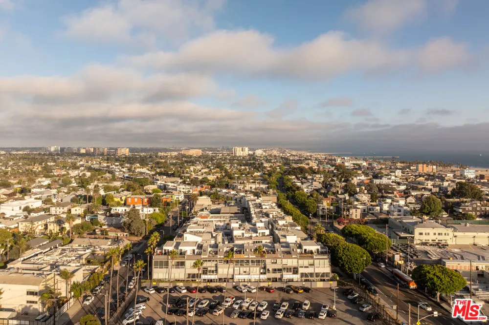 615 Hampton Drive Venice, CA 90291