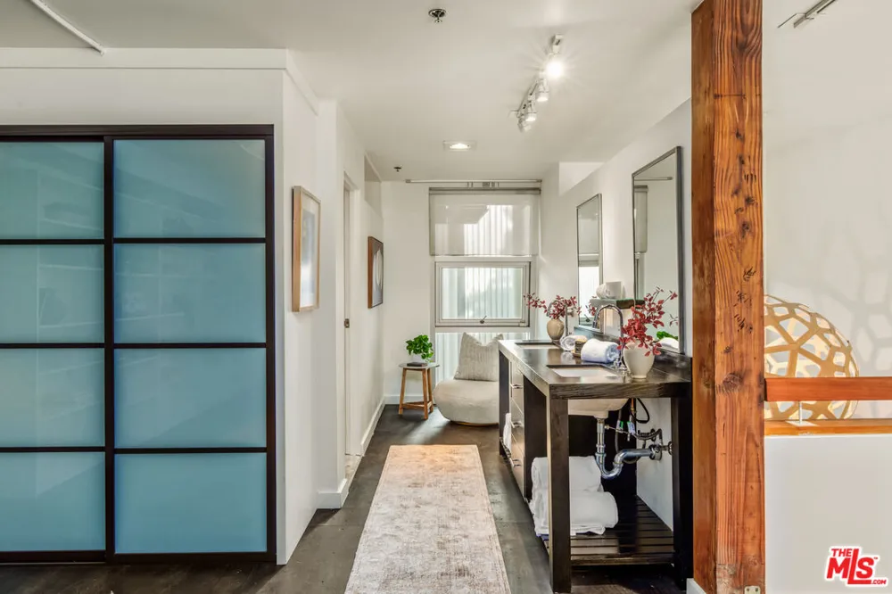 615 Hampton Drive Venice, CA 90291