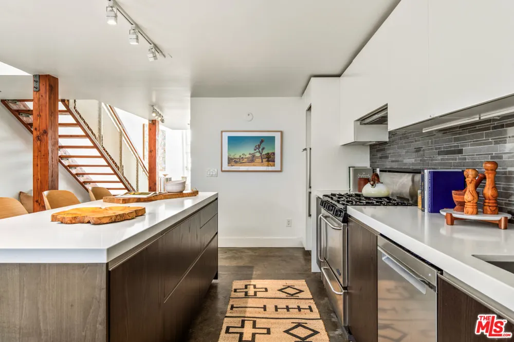 615 Hampton Drive Venice, CA 90291