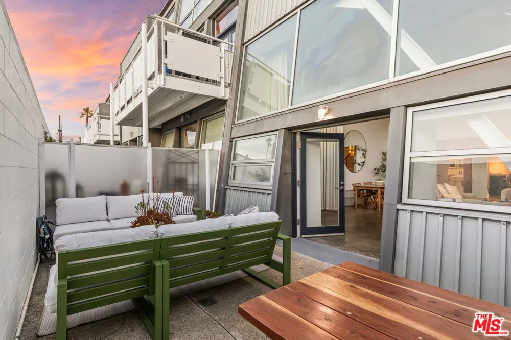 615 Hampton Drive Venice, CA 90291