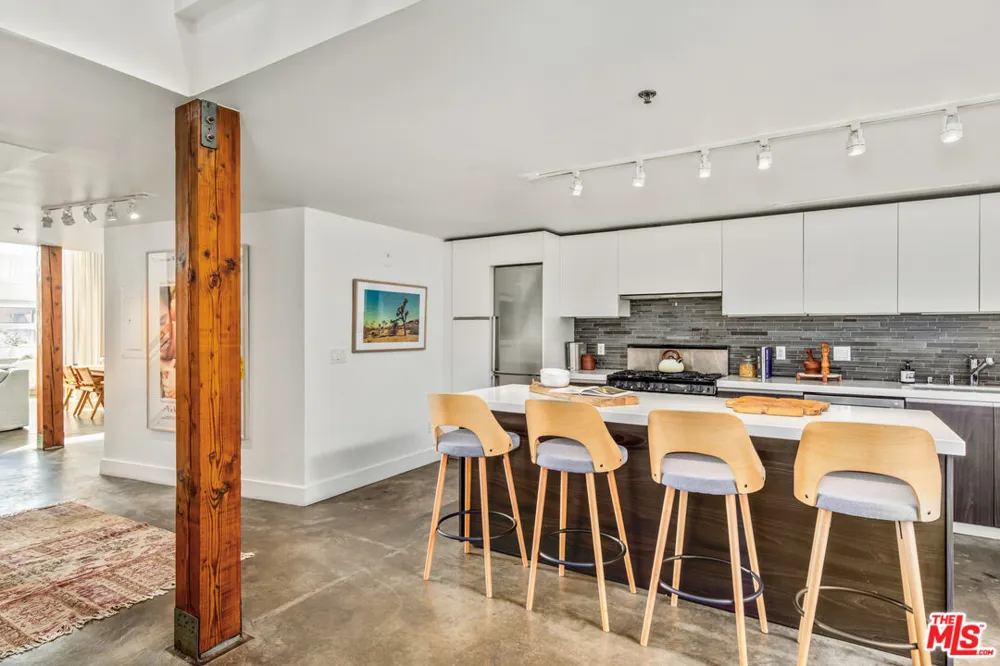 615 Hampton Drive Venice, CA 90291