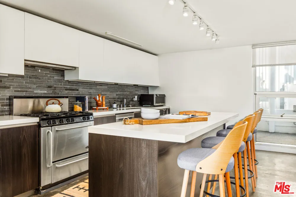 615 Hampton Drive Venice, CA 90291