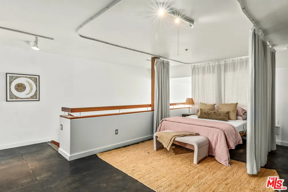 615 Hampton Drive Venice, CA 90291