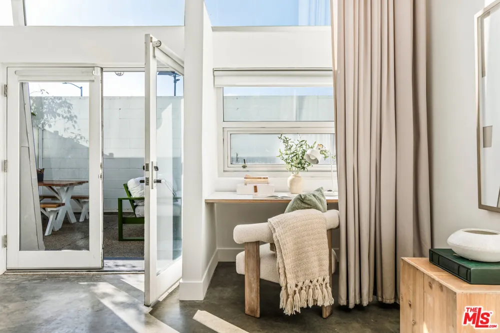 615 Hampton Drive Venice, CA 90291