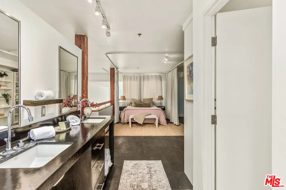615 Hampton Drive Venice, CA 90291
