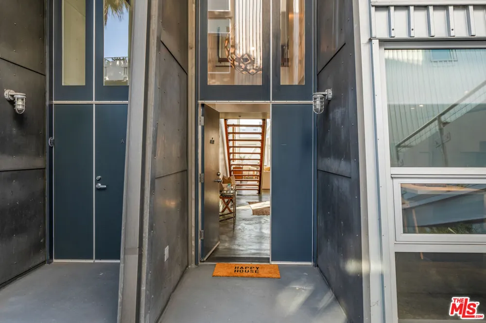 615 Hampton Drive Venice, CA 90291