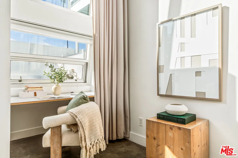 615 Hampton Drive Venice, CA 90291