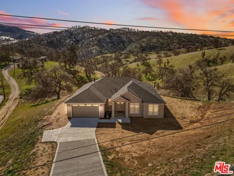 29300 Horsethief Drive