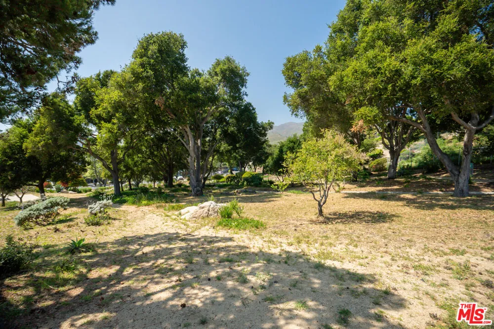 17352 W Sunset Boulevard Pacific Palisades, CA 90272