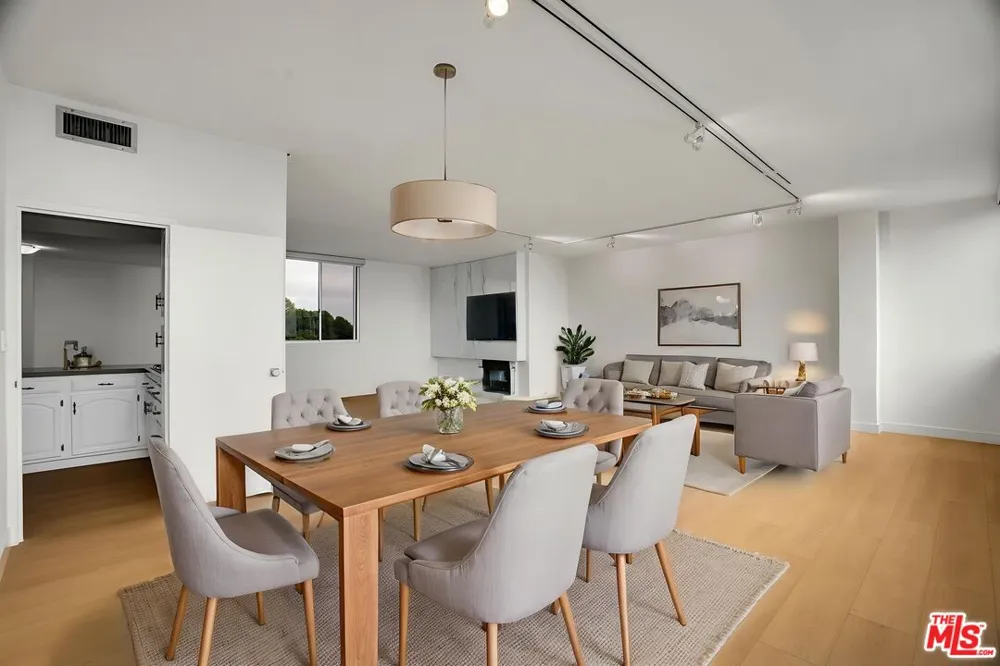 17352 W Sunset Boulevard Pacific Palisades, CA 90272