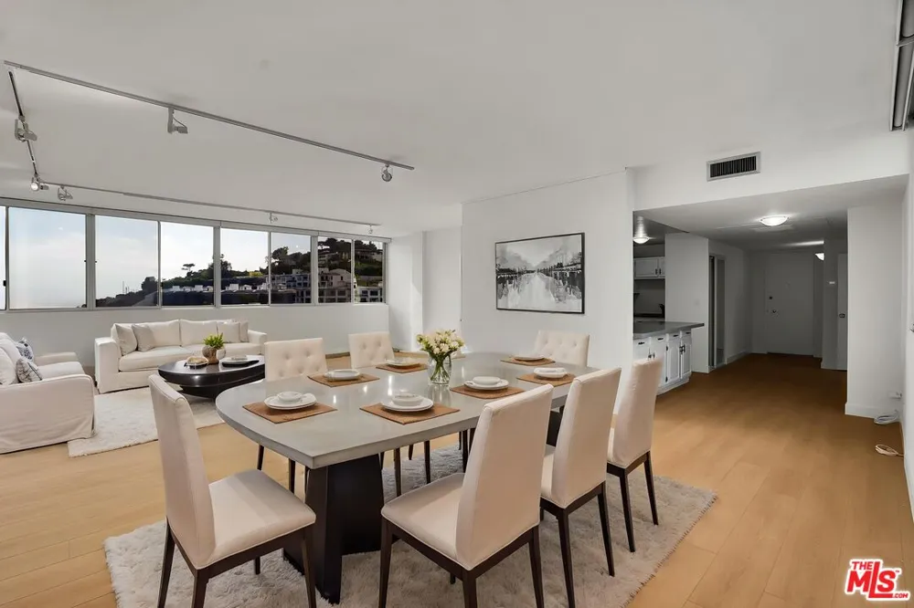17352 W Sunset Boulevard Pacific Palisades, CA 90272