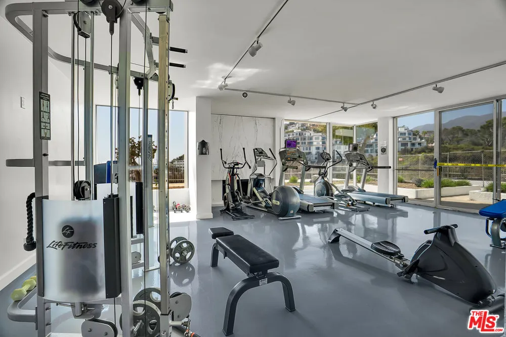 17352 W Sunset Boulevard Pacific Palisades, CA 90272