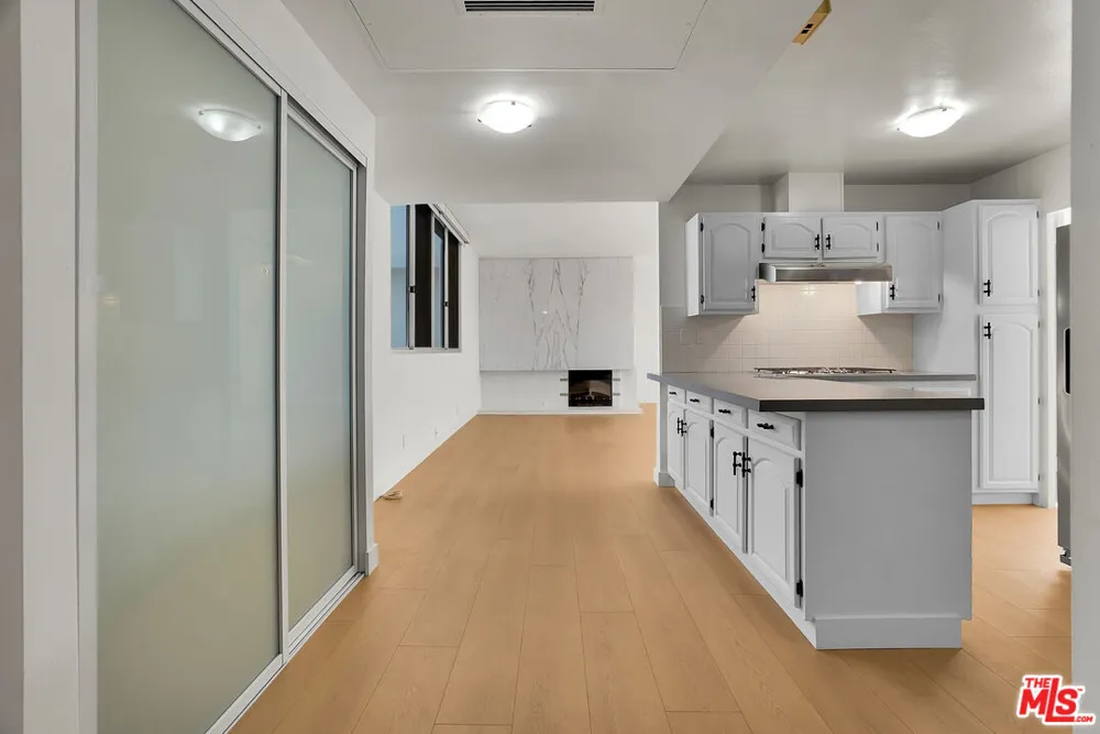 17352 W Sunset Boulevard Pacific Palisades, CA 90272
