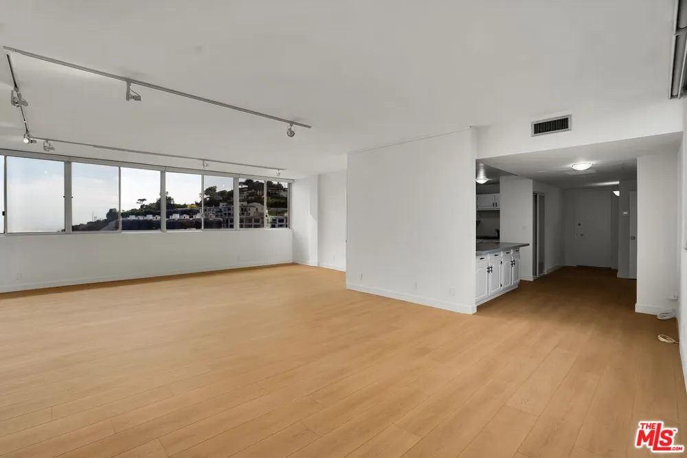 17352 W Sunset Boulevard Pacific Palisades, CA 90272