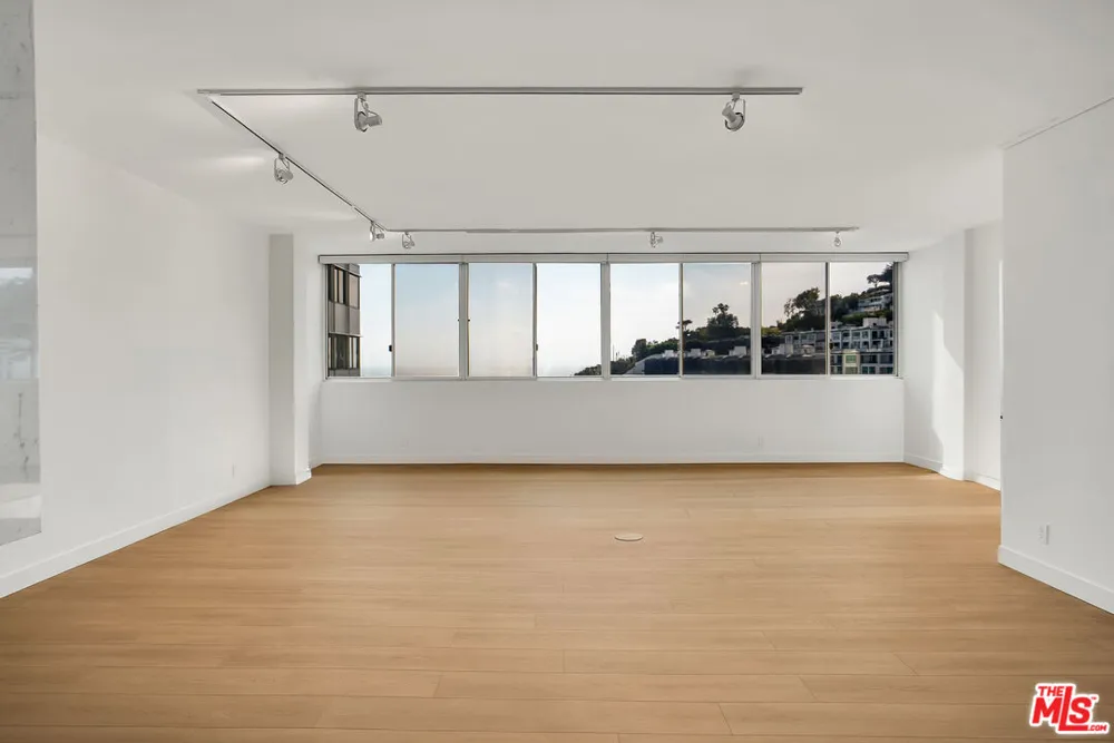 17352 W Sunset Boulevard Pacific Palisades, CA 90272