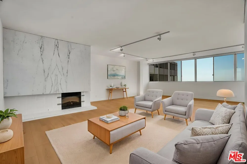 17352 W Sunset Boulevard Pacific Palisades, CA 90272