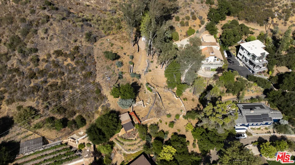 2100 E Lakeshore Drive Agoura Hills, CA 91301