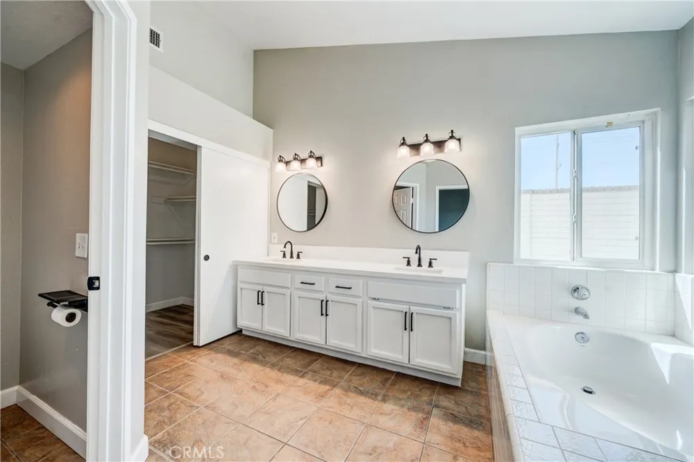 3762 S Peach Tree Ontario, CA 91761