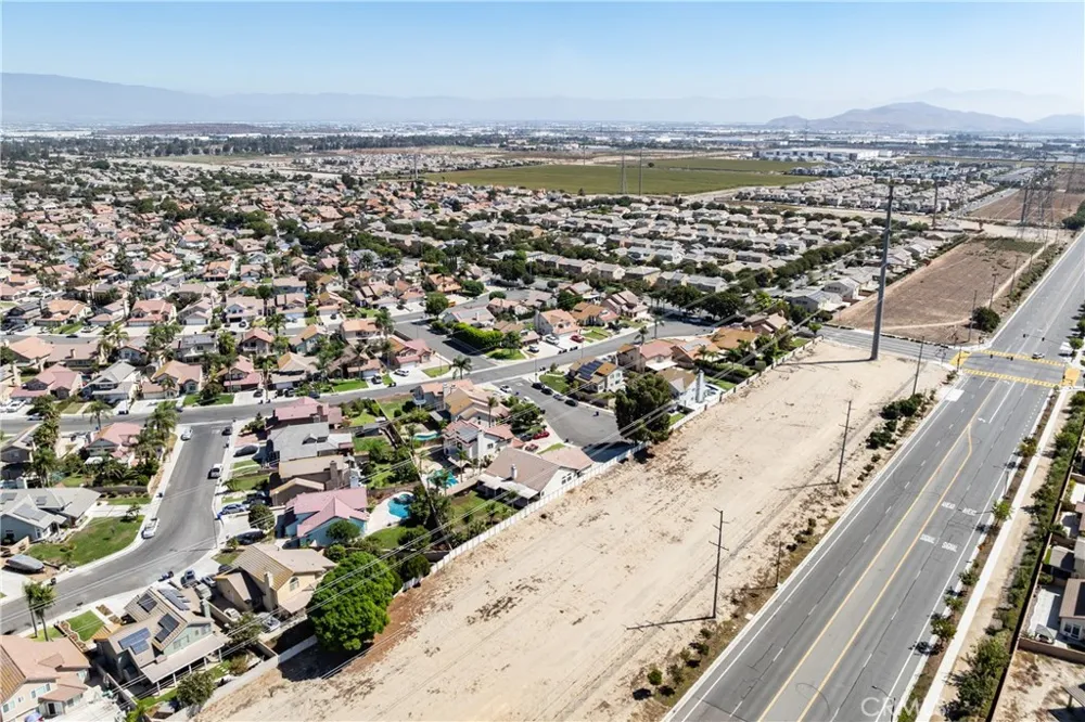 3762 S Peach Tree Ontario, CA 91761