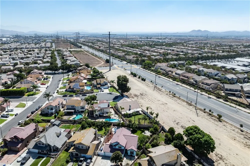 3762 S Peach Tree Ontario, CA 91761