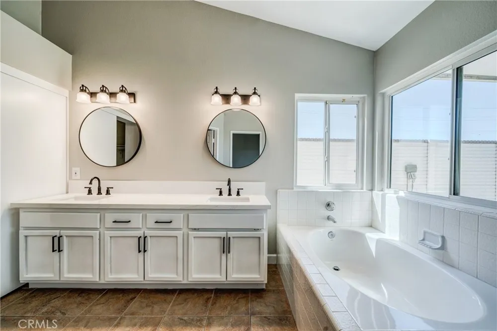 3762 S Peach Tree Ontario, CA 91761