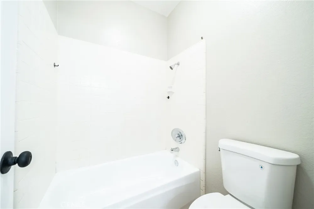 3762 S Peach Tree Ontario, CA 91761