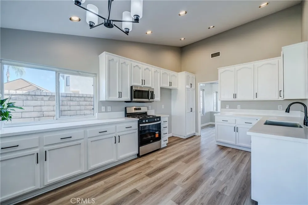 3762 S Peach Tree Ontario, CA 91761