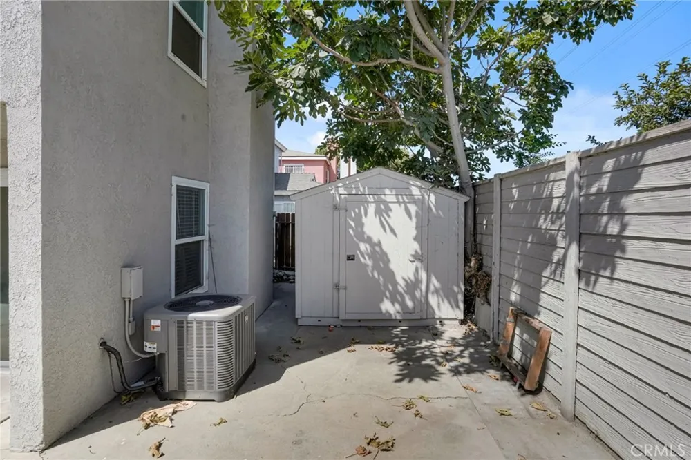 237 Orleans Long Beach, CA 90805