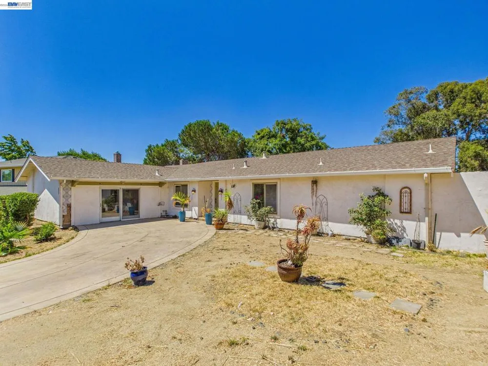 327 Steven Cir Benicia, CA 94510
