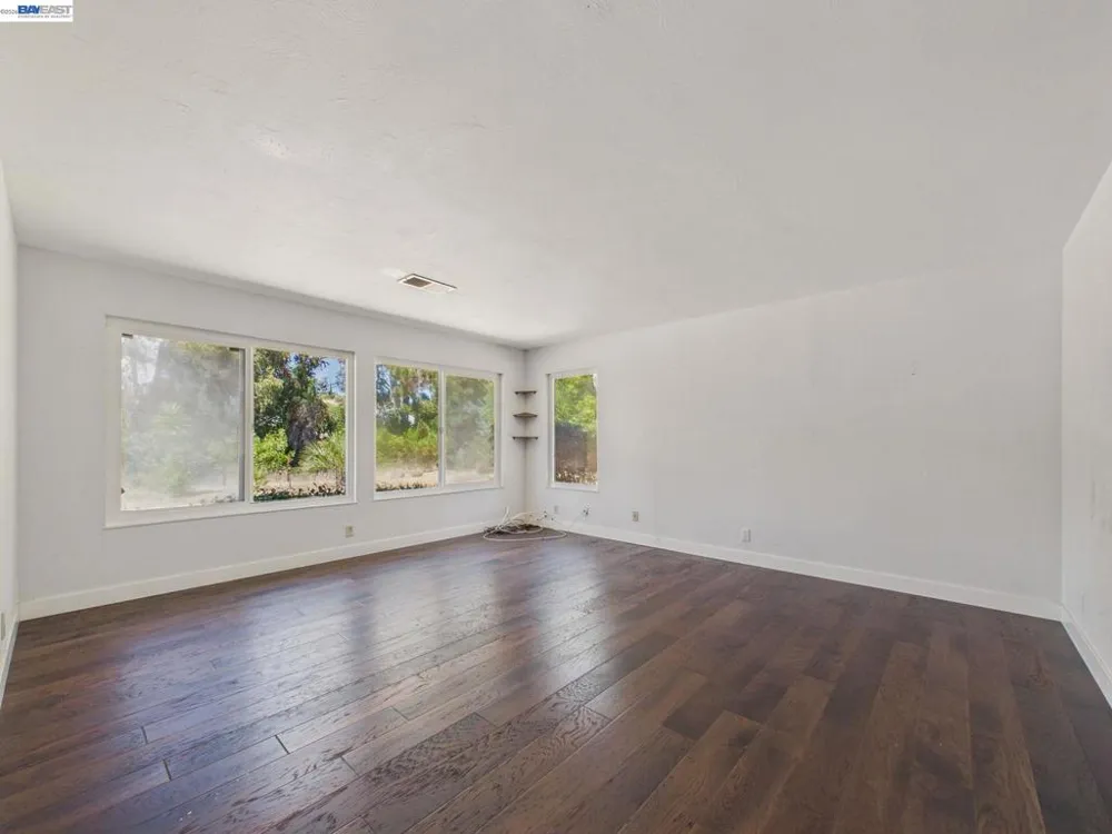 327 Steven Cir Benicia, CA 94510