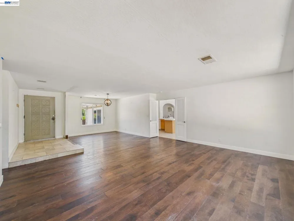 327 Steven Cir Benicia, CA 94510
