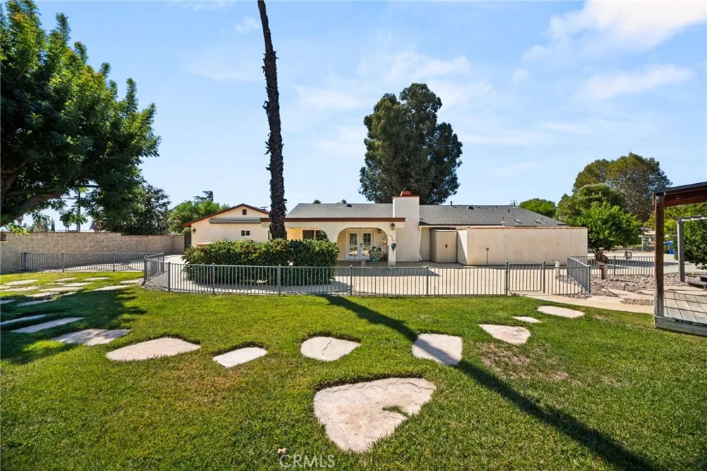 12283 Thomas Lane Yucaipa, CA 92399