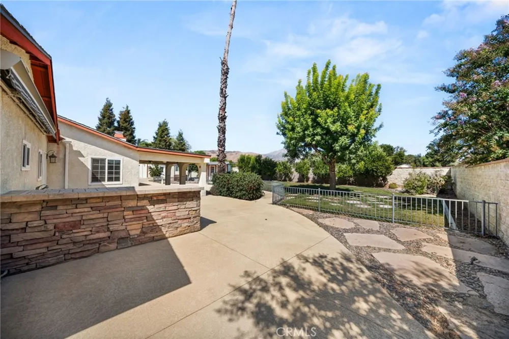 12283 Thomas Lane Yucaipa, CA 92399