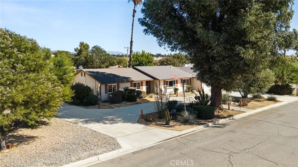 12283 Thomas Lane Yucaipa, CA 92399