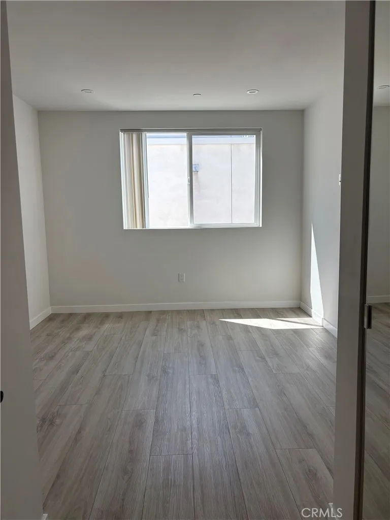 7022 Alabama Ave #304 Canoga Park, CA 91303