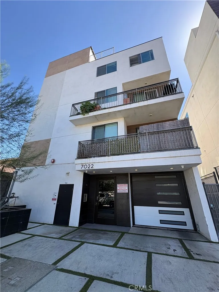 7022 Alabama Ave #304 Canoga Park, CA 91303