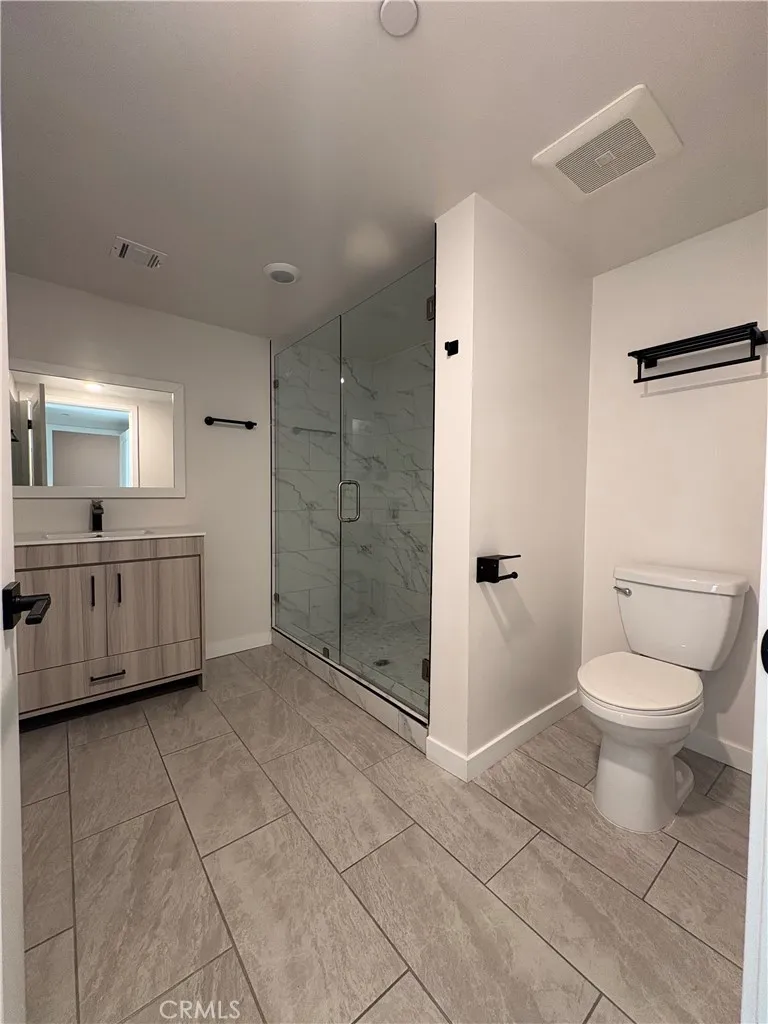 7022 Alabama Ave #304 Canoga Park, CA 91303