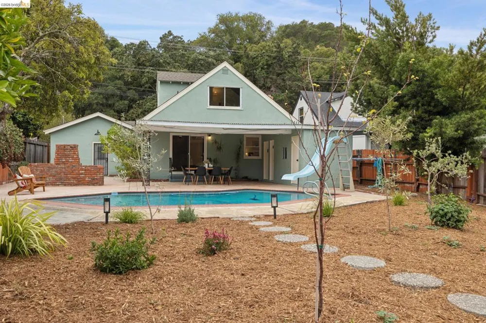 3323 Pinole Valley Rd Pinole, CA 94564