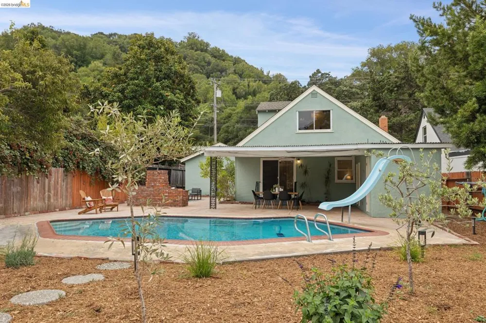 3323 Pinole Valley Rd Pinole, CA 94564