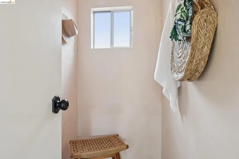 3323 Pinole Valley Rd Pinole, CA 94564