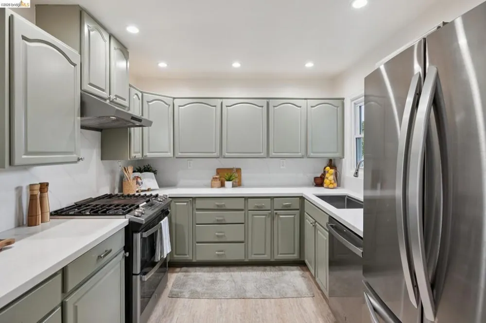 3323 Pinole Valley Rd Pinole, CA 94564