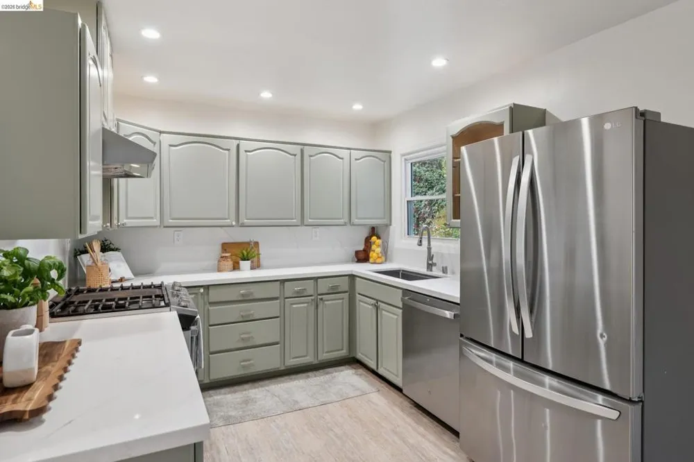 3323 Pinole Valley Rd Pinole, CA 94564