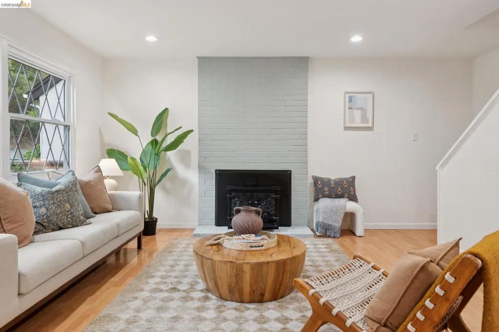 3323 Pinole Valley Rd Pinole, CA 94564