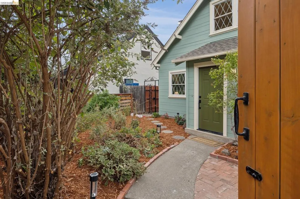 3323 Pinole Valley Rd Pinole, CA 94564