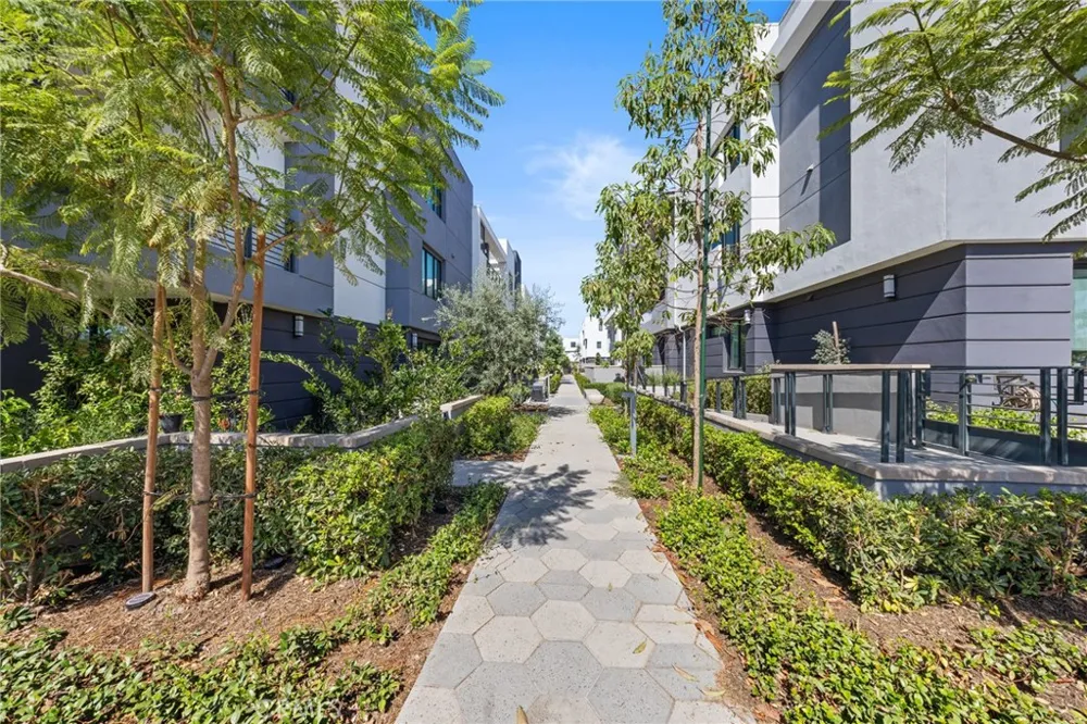 16175 Dawn Way #103 Tustin, CA 92782