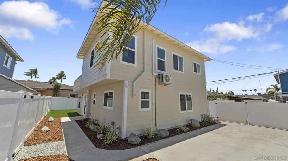570 Emory St #B Imperial Beach, CA 91932