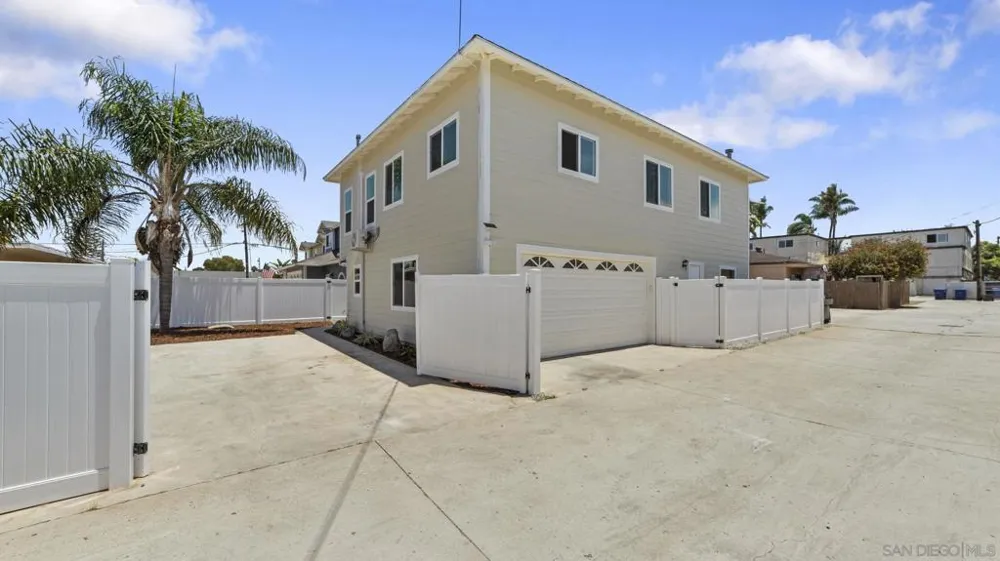 570 Emory St #B Imperial Beach, CA 91932