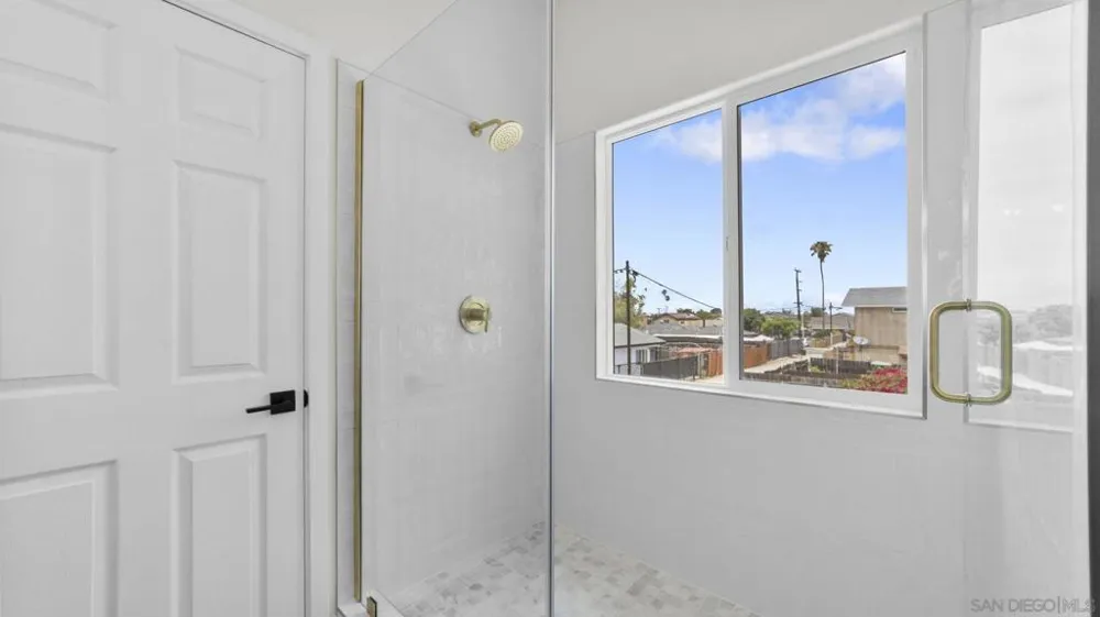 570 Emory St #B Imperial Beach, CA 91932