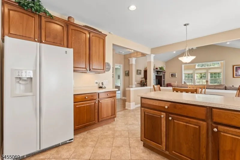 574 Post Ln Franklin, NJ 08873